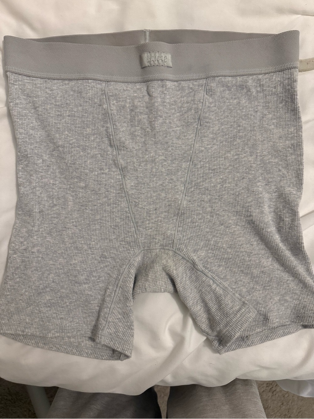 Skims Women’s Boxer Shorts-Gray